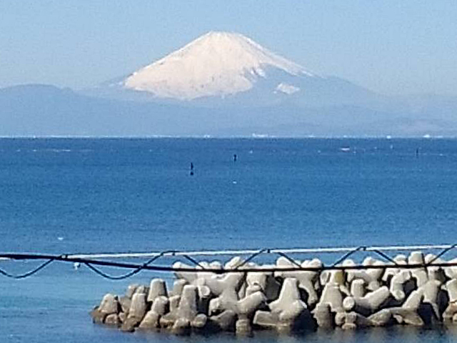 富士山と海