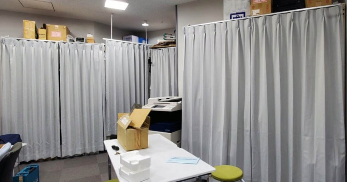 仕切りカーテン　コントラクト防炎カーテン