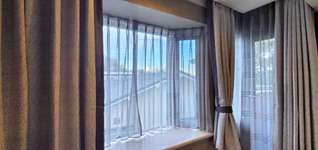 サイドボーダー付きカーテン