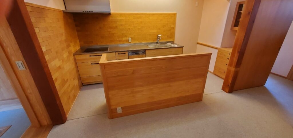 カーペット敷き込み